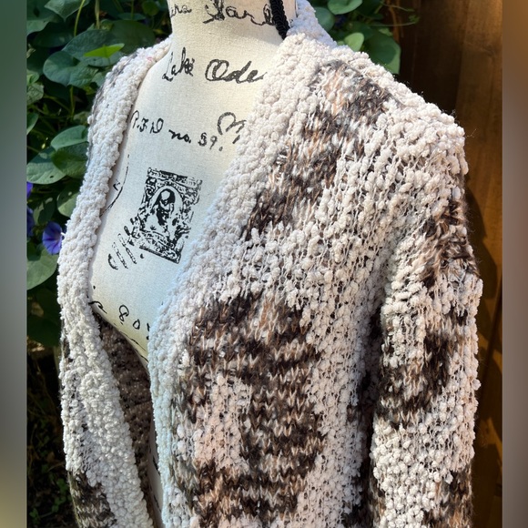 Bobeau Women’s Open Cardigan Sweater Ivory with Animal Print Size M Medium NWT - Picture 3 of 7